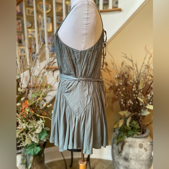 SOLD Debbie Dabbie by Angel biba Size 8 Green Low V-Neck Pleated Romper - Picture 2 of 6